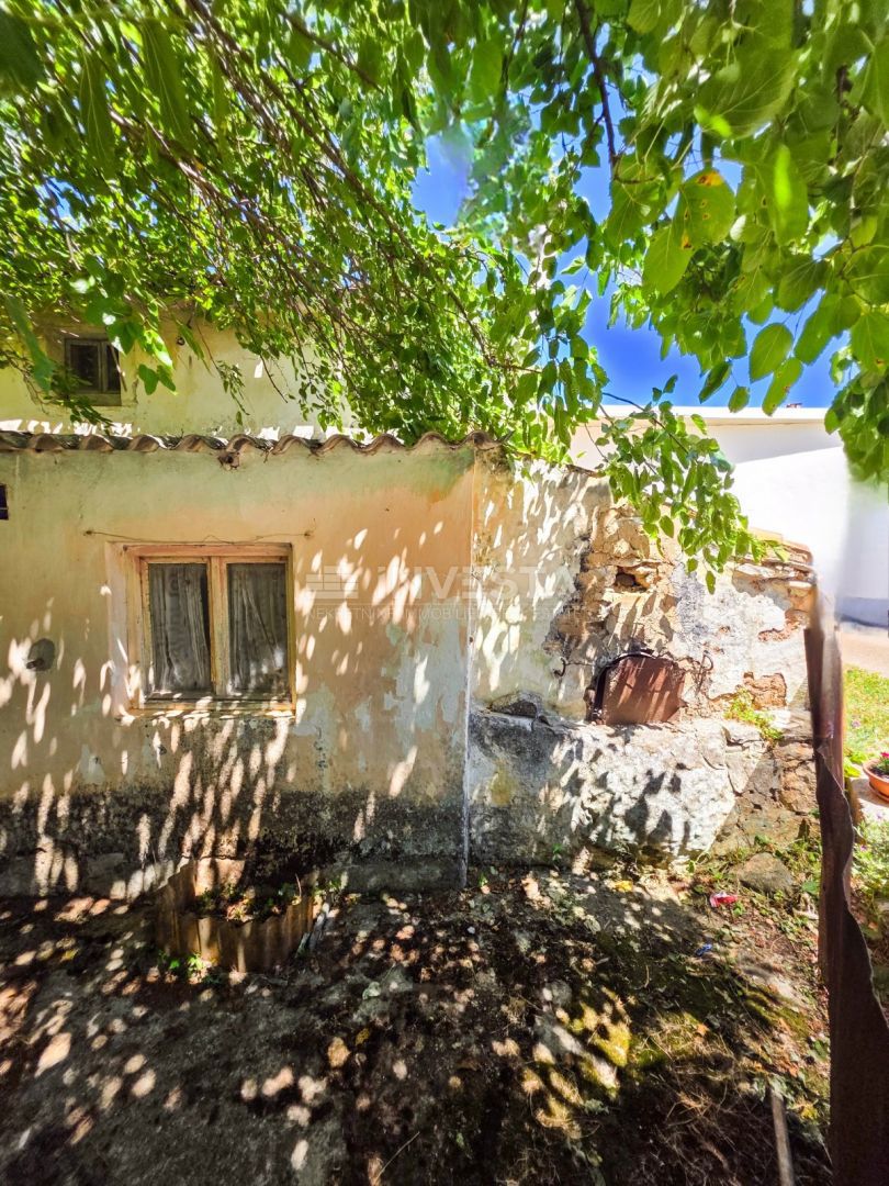 Zona di Vodnjan, autentica casa in pietra istriana con cortile