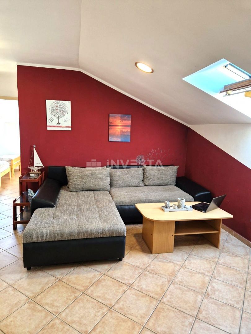 Pola Conveniente – vicino al centro città, zona tranquilla, appartamento con 3 camere