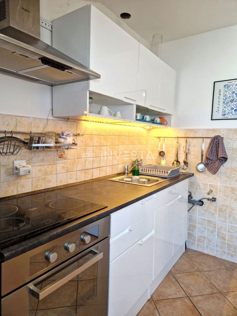 Pola Conveniente – vicino al centro città, zona tranquilla, appartamento con 3 camere