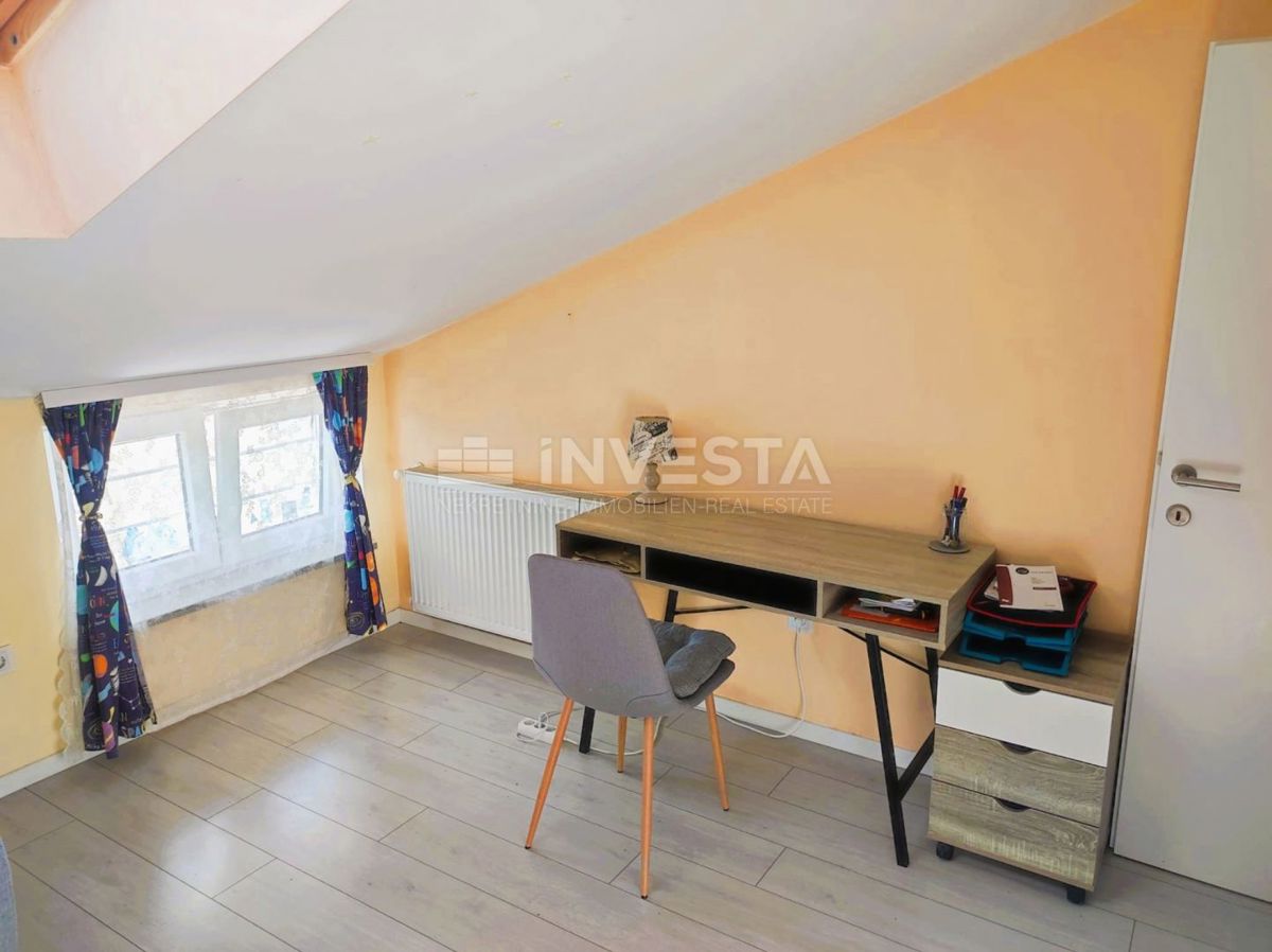 Appartamento – 3 camere da letto, 2 bagni, parcheggio, certificato di agibilità, ascensore