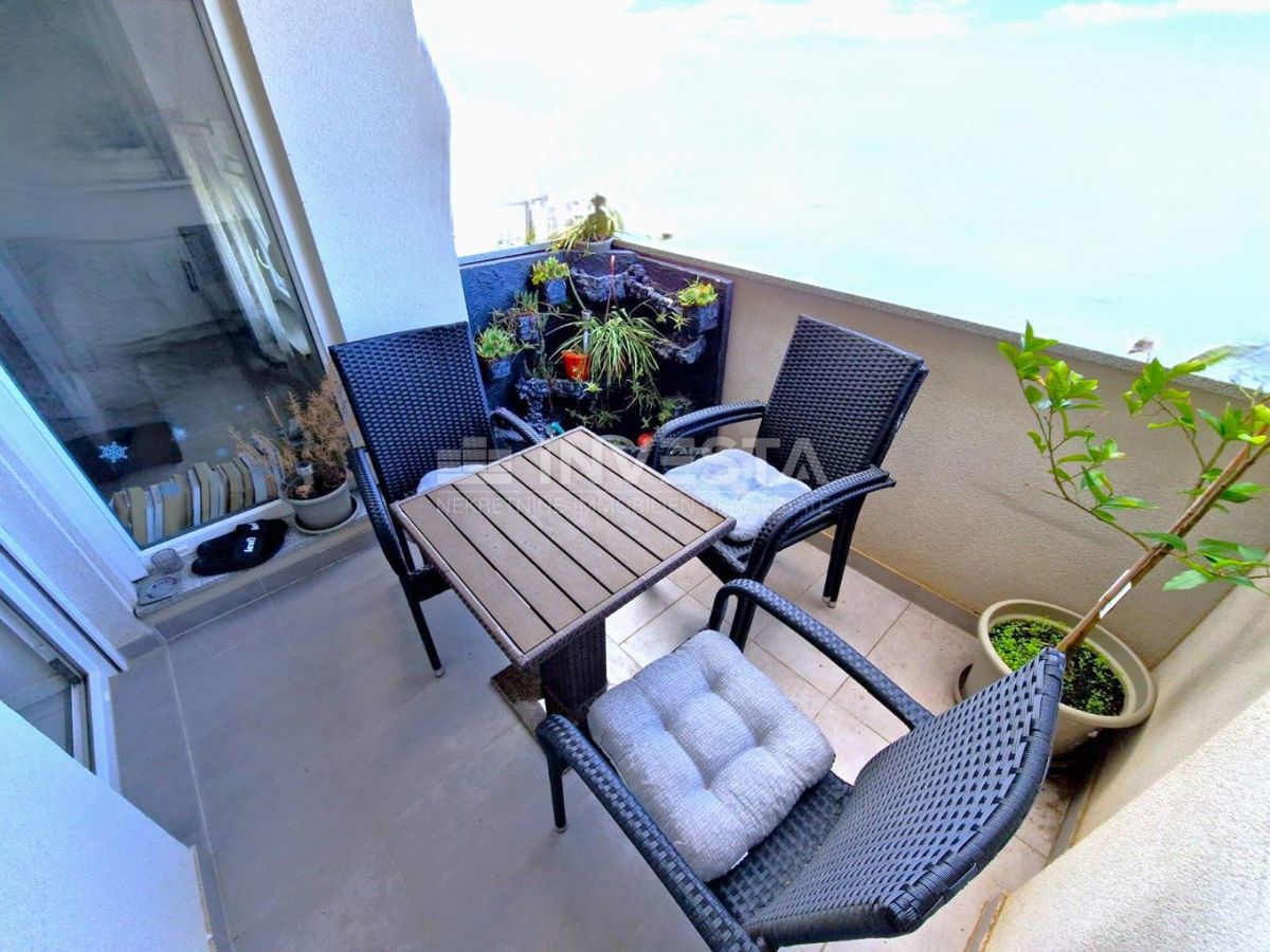 Appartamento – 3 camere da letto, 2 bagni, parcheggio, certificato di agibilità, ascensore