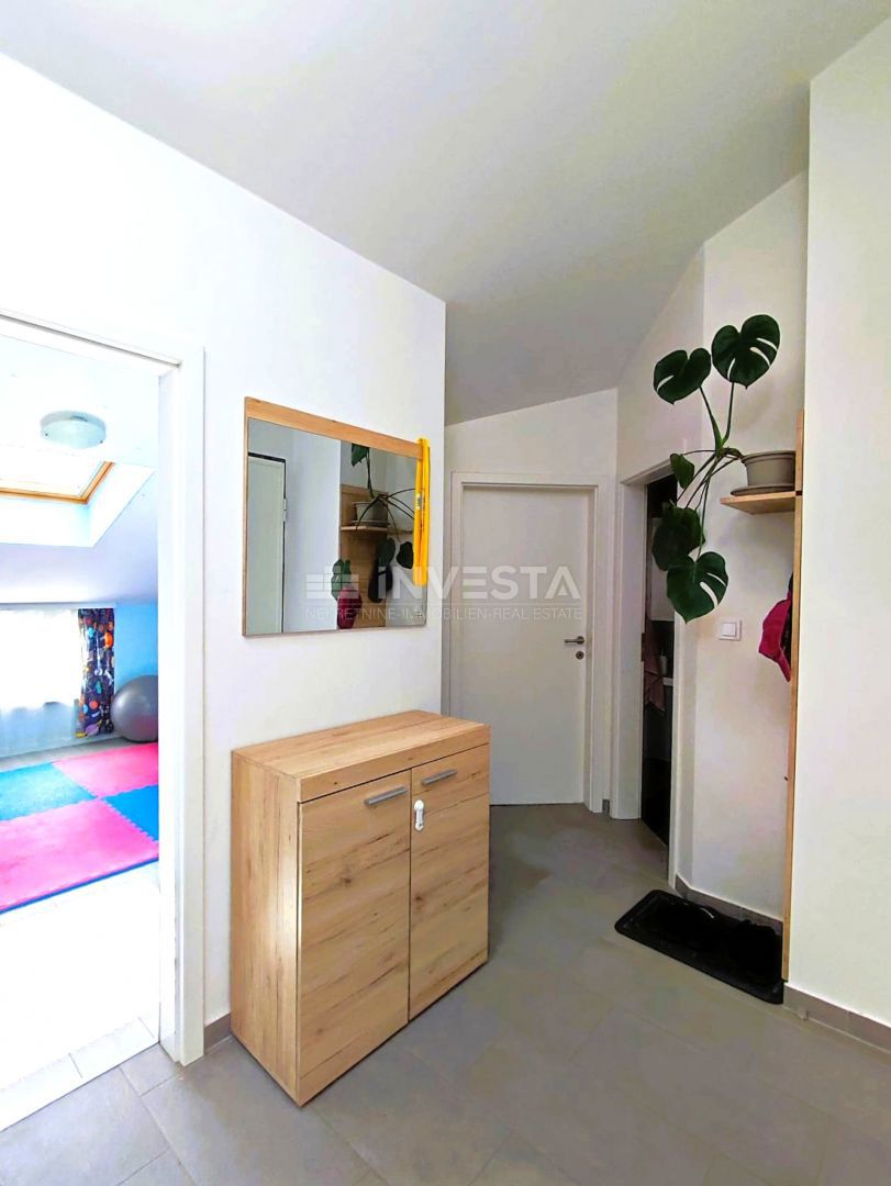 Appartamento – 3 camere da letto, 2 bagni, parcheggio, certificato di agibilità, ascensore