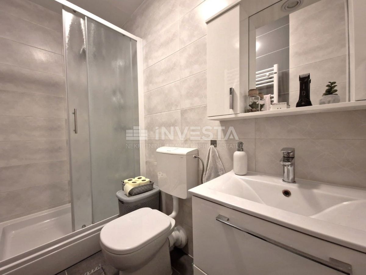 Appartamento – 3 camere da letto, 2 bagni, parcheggio, certificato di agibilità, ascensore