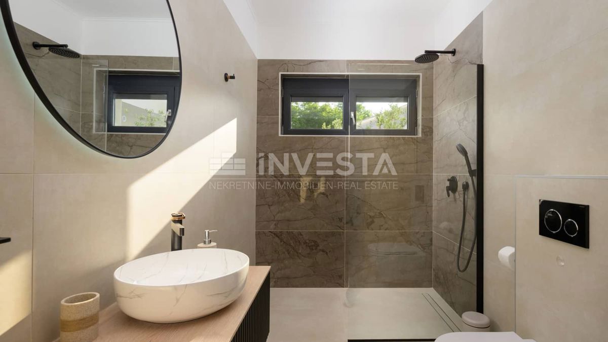 Villa moderna con piscina e privacy – vicino a Rovigno