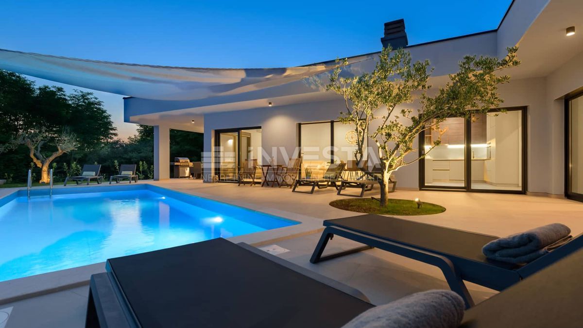 Villa moderna con piscina e privacy – vicino a Rovigno