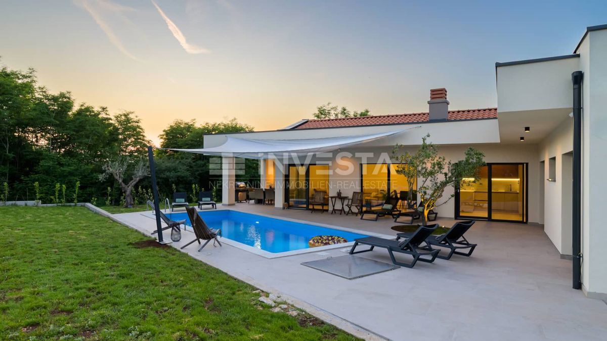 Villa moderna con piscina e privacy – vicino a Rovigno