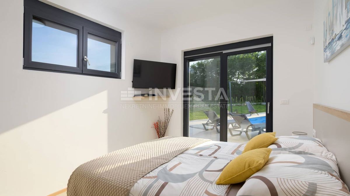 Villa moderna con piscina e privacy – vicino a Rovigno