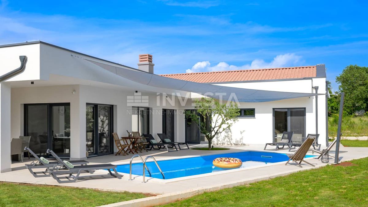 Villa moderna con piscina e privacy – vicino a Rovigno