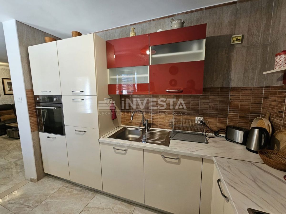 Fažana, casa con due appartamenti separati, vicino al centro e alle spiagge