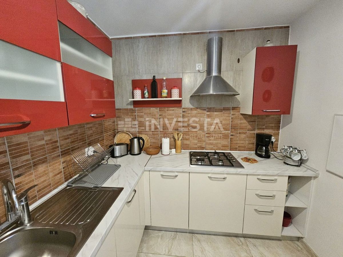 Fažana, casa con due appartamenti separati, vicino al centro e alle spiagge