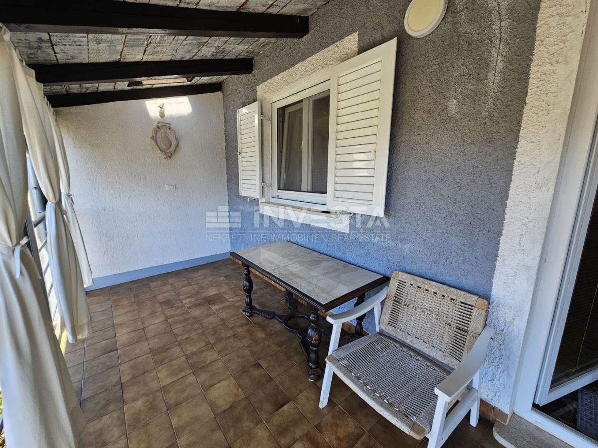 Fažana, casa con due appartamenti separati, vicino al centro e alle spiagge