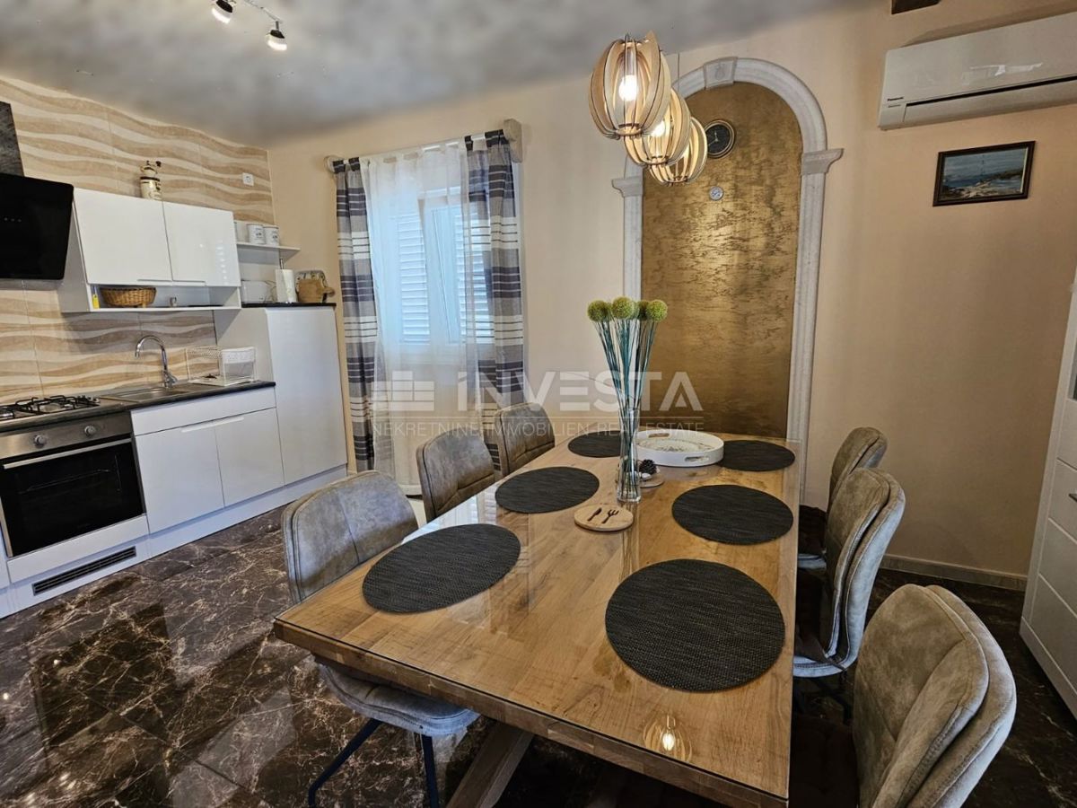 Fažana, casa con due appartamenti separati, vicino al centro e alle spiagge