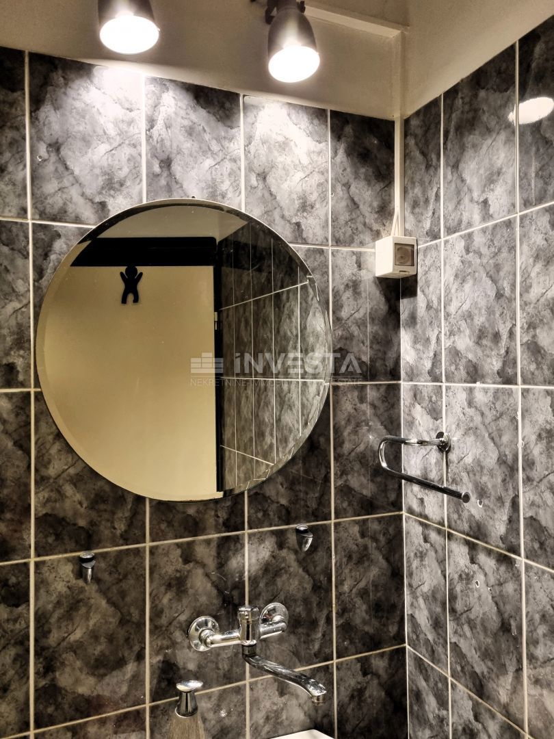 Pola, centro storico – casa con 3 appartamenti + locale commerciale, vista mare