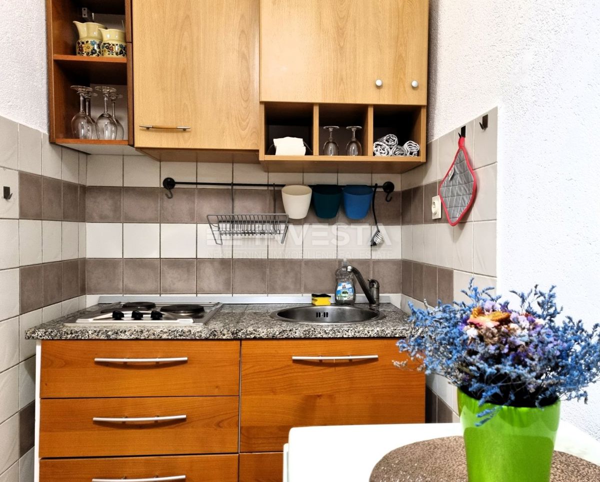 Pola, centro storico – casa con 3 appartamenti + locale commerciale, vista mare