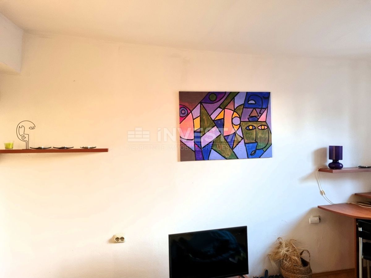 Pola, centro storico – casa con 3 appartamenti + locale commerciale, vista mare