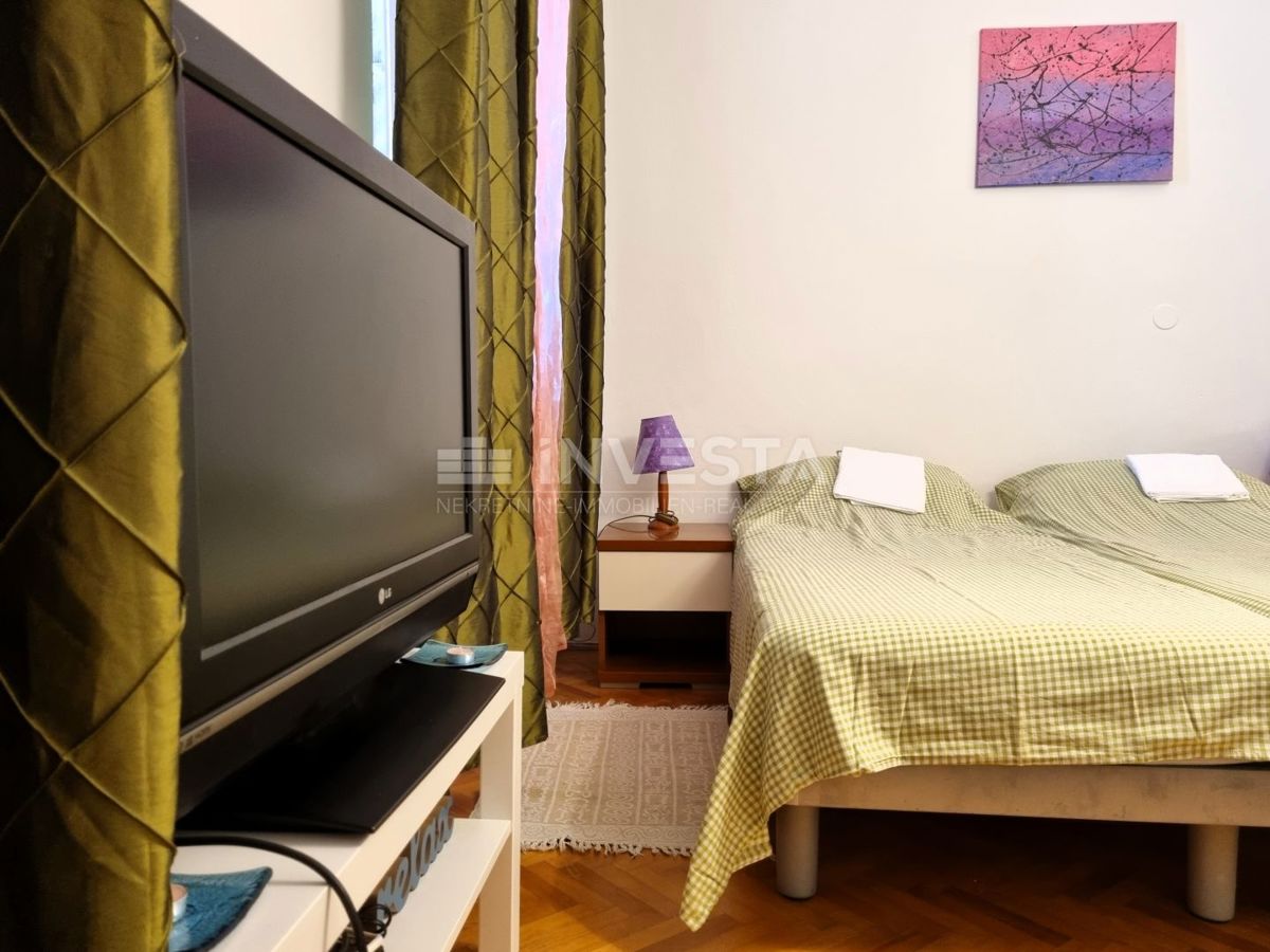 Pola, centro storico – casa con 3 appartamenti + locale commerciale, vista mare