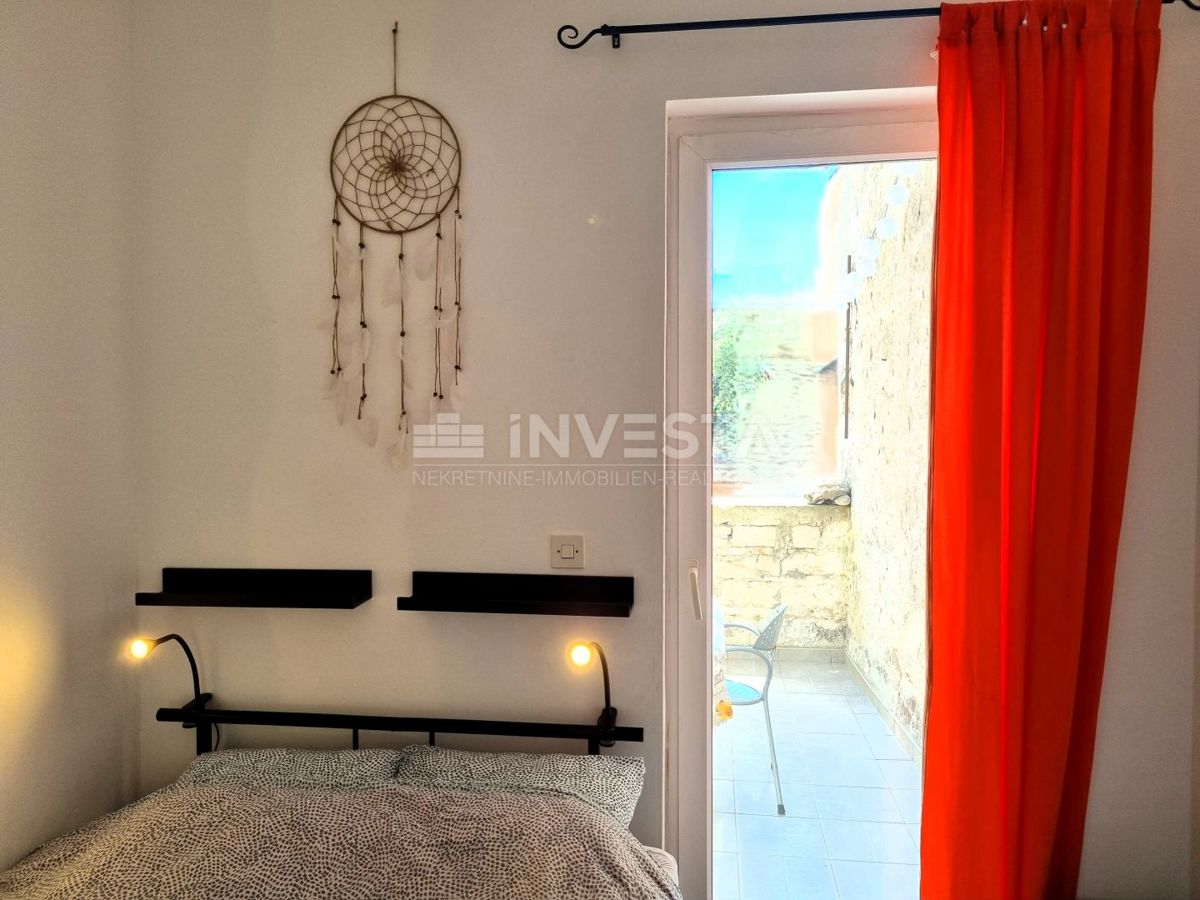 Pola, centro storico – casa con 3 appartamenti + locale commerciale, vista mare