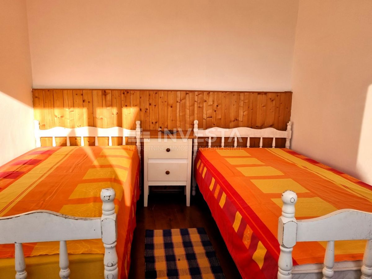 Pola, centro storico – casa con 3 appartamenti + locale commerciale, vista mare