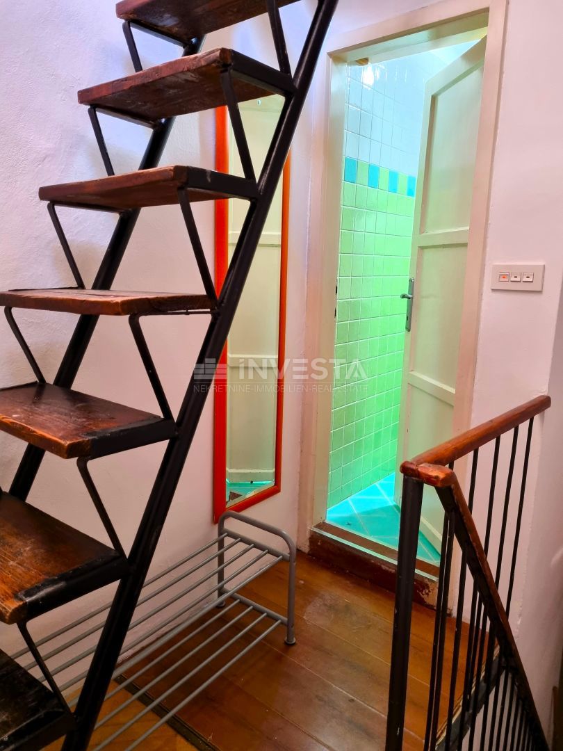 Pola, centro storico – casa con 3 appartamenti + locale commerciale, vista mare