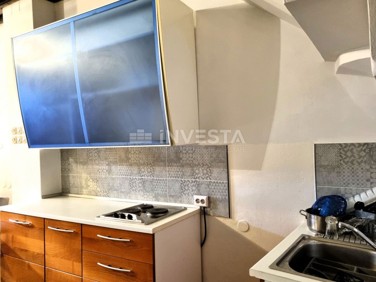 Pola, centro storico – casa con 3 appartamenti + locale commerciale, vista mare