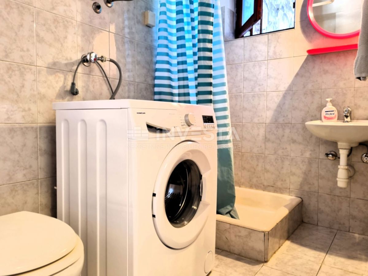 Pola, centro storico – casa con 3 appartamenti + locale commerciale, vista mare