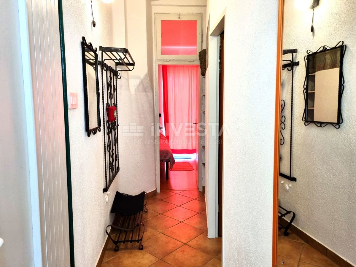 Pola, centro storico – casa con 3 appartamenti + locale commerciale, vista mare