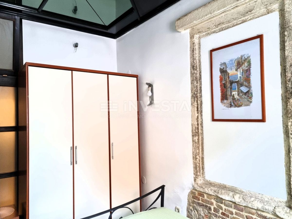 Pola, centro storico – casa con 3 appartamenti + locale commerciale, vista mare