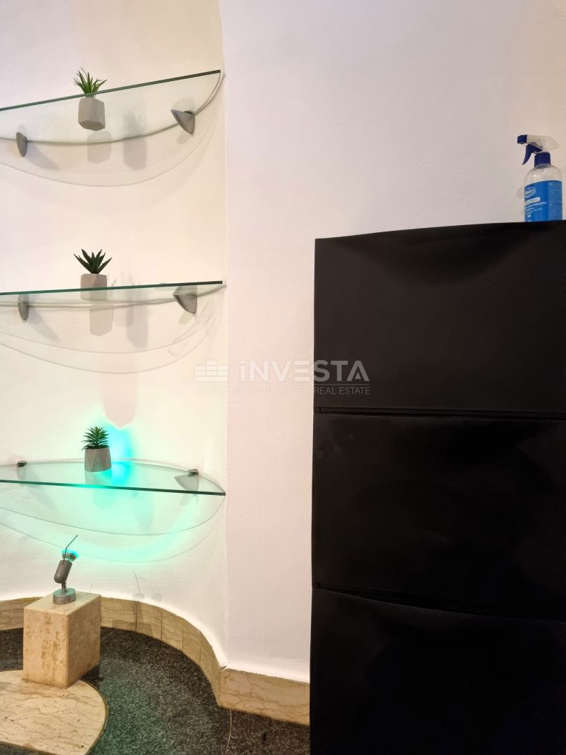 Pola, centro storico – casa con 3 appartamenti + locale commerciale, vista mare