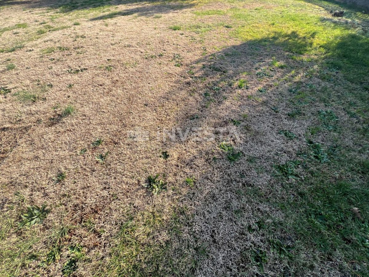 Pula, Štinjan, terreno edificabile di 500 m²