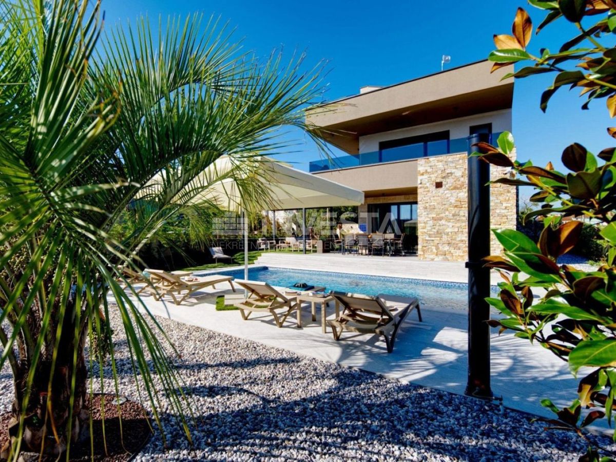 Villa moderna con piscina a Marčana – pace e comfort vicino a Pola