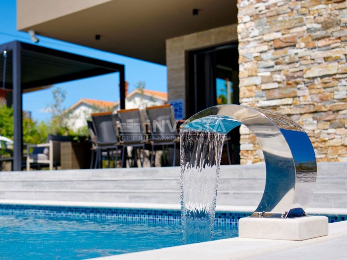 Villa moderna con piscina a Marčana – pace e comfort vicino a Pola