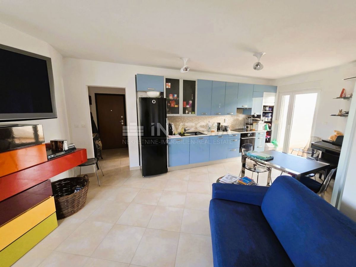 Pola – Stignano, appartamento arredato con due camere da letto, primo piano, vista mare