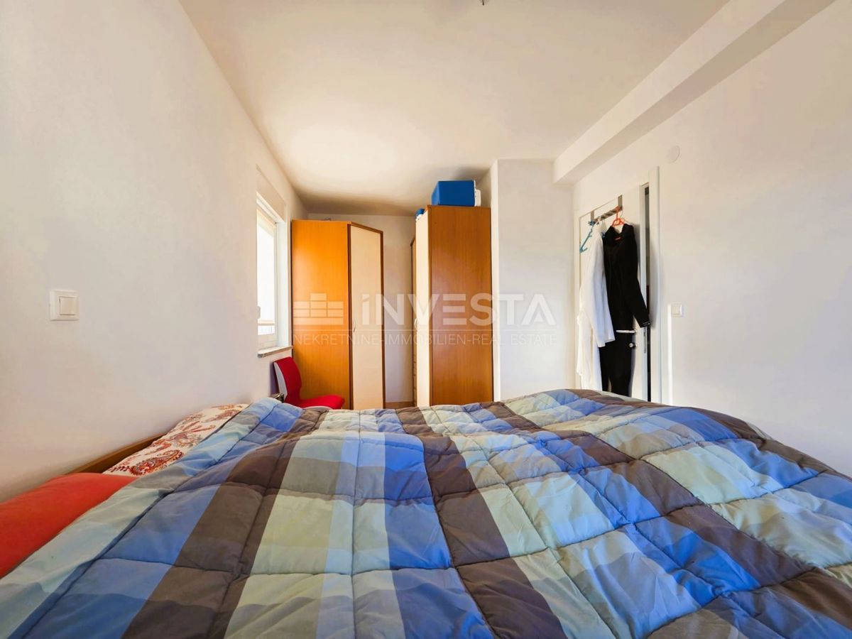 Pola – Stignano, appartamento arredato con due camere da letto, primo piano, vista mare