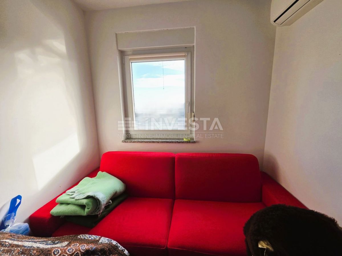 Pola – Stignano, appartamento arredato con due camere da letto, primo piano, vista mare