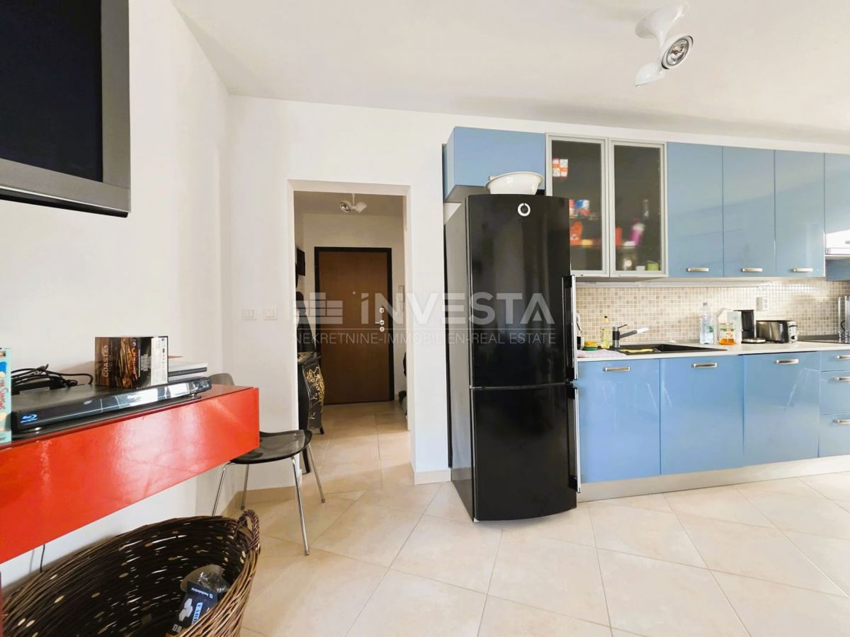 Pola – Stignano, appartamento arredato con due camere da letto, primo piano, vista mare