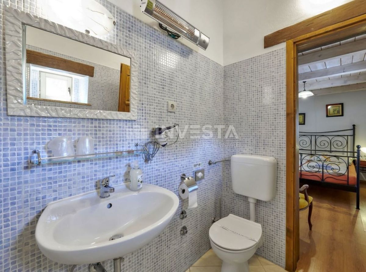 Autentica villa istriana in pietra con due case, piscina e parcheggio – nei dintorni di Dignano