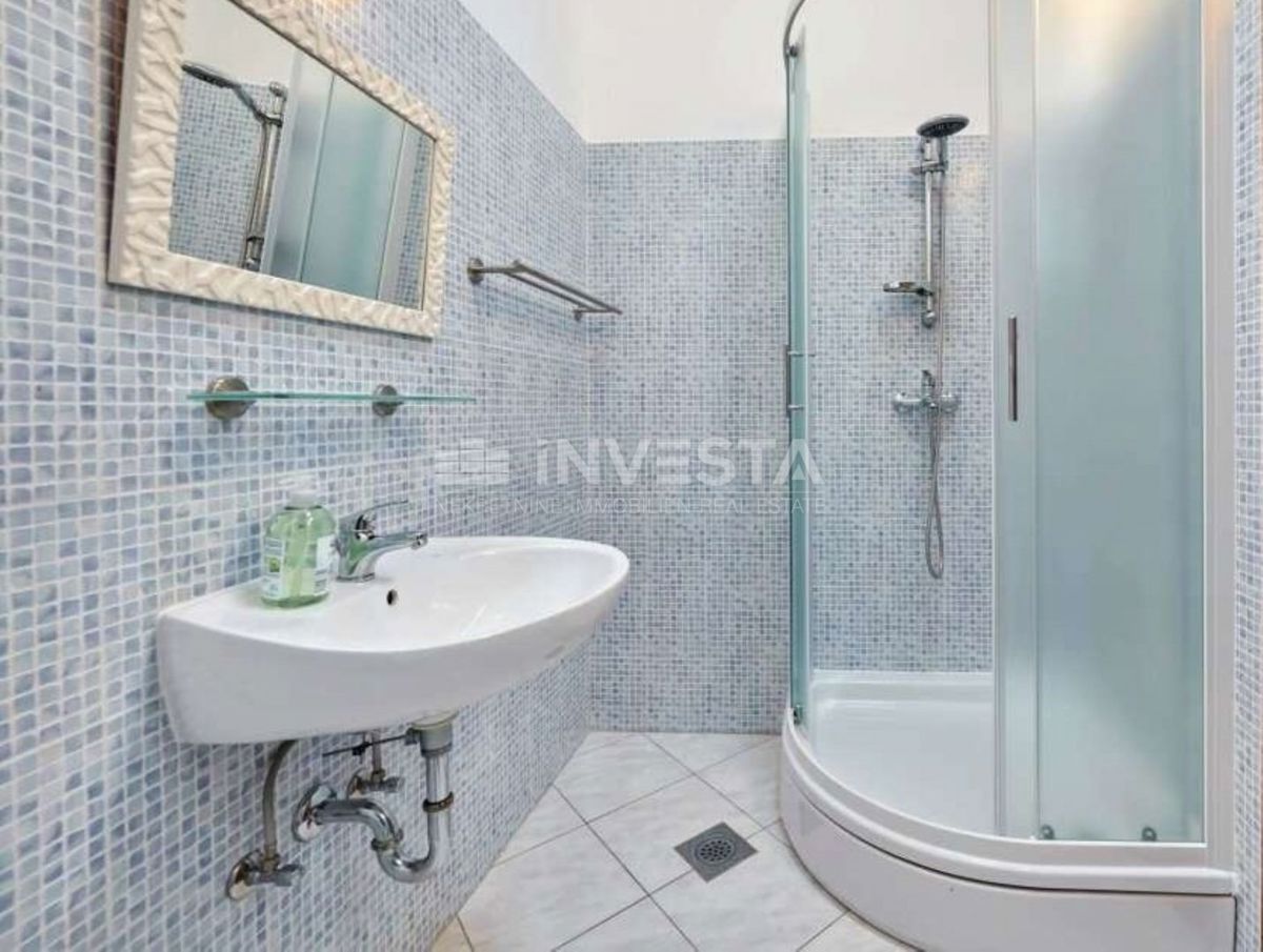 Autentica villa istriana in pietra con due case, piscina e parcheggio – nei dintorni di Dignano