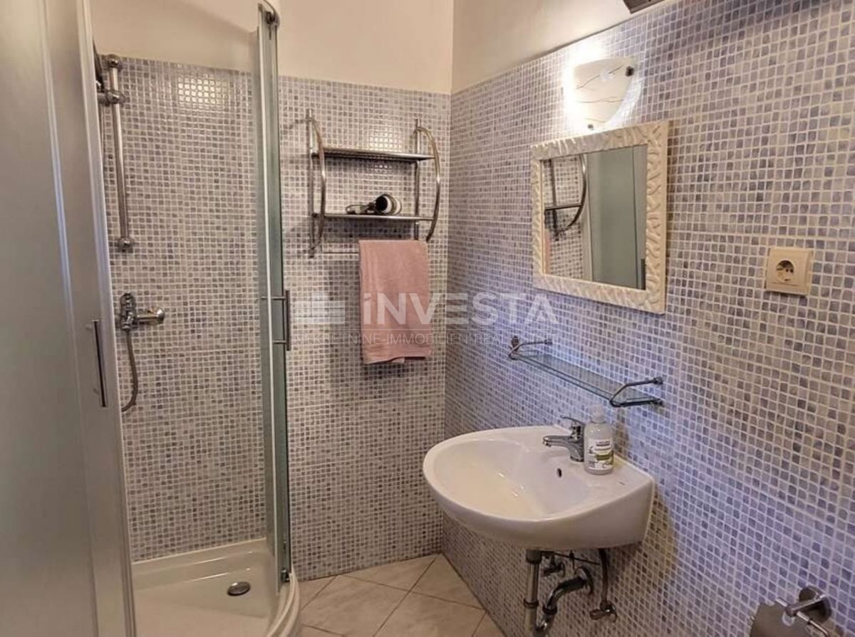 Autentica villa istriana in pietra con due case, piscina e parcheggio – nei dintorni di Dignano