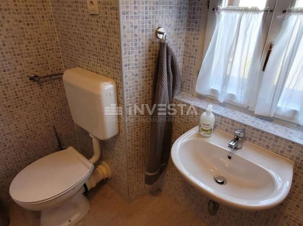 Autentica villa istriana in pietra con due case, piscina e parcheggio – nei dintorni di Dignano