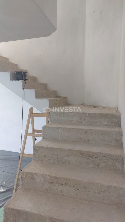 Villa moderna con piscina