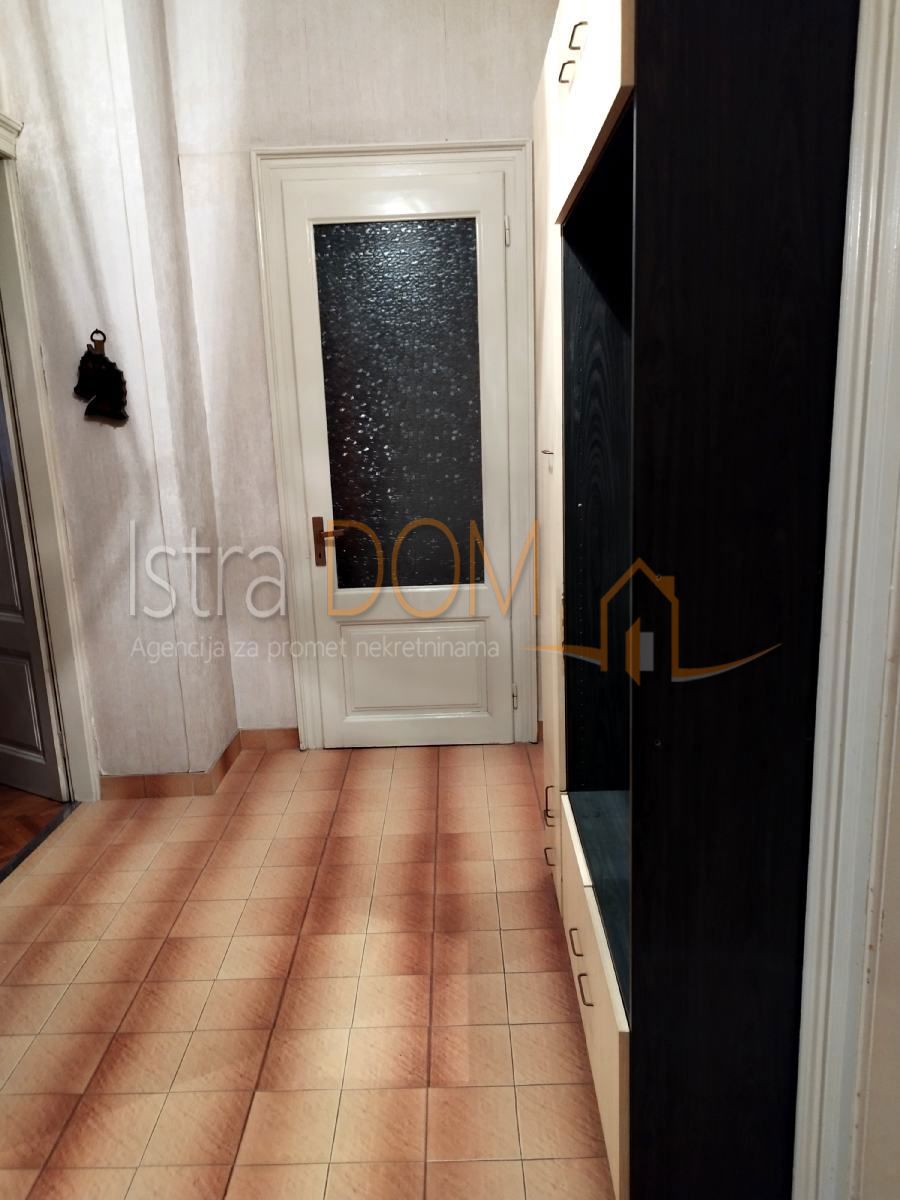 Appartamento Centar, Pula, 79m2