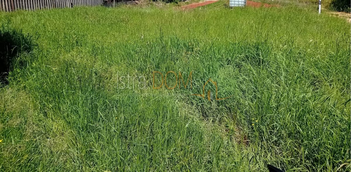 Terreno Oprtalj, 453m2