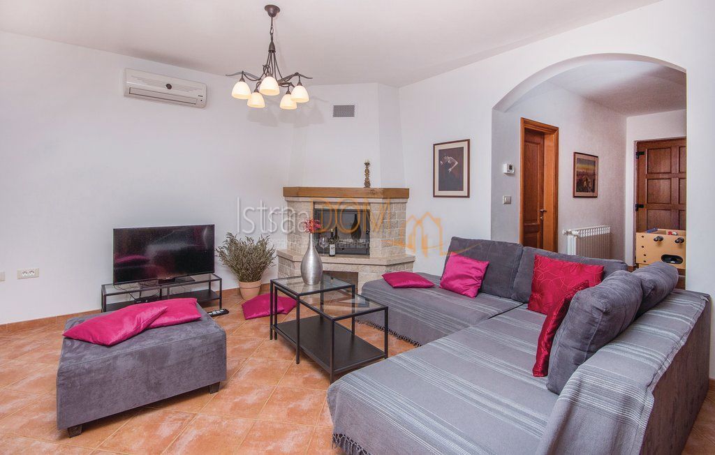 Casa Divšići, Marčana, 170m2