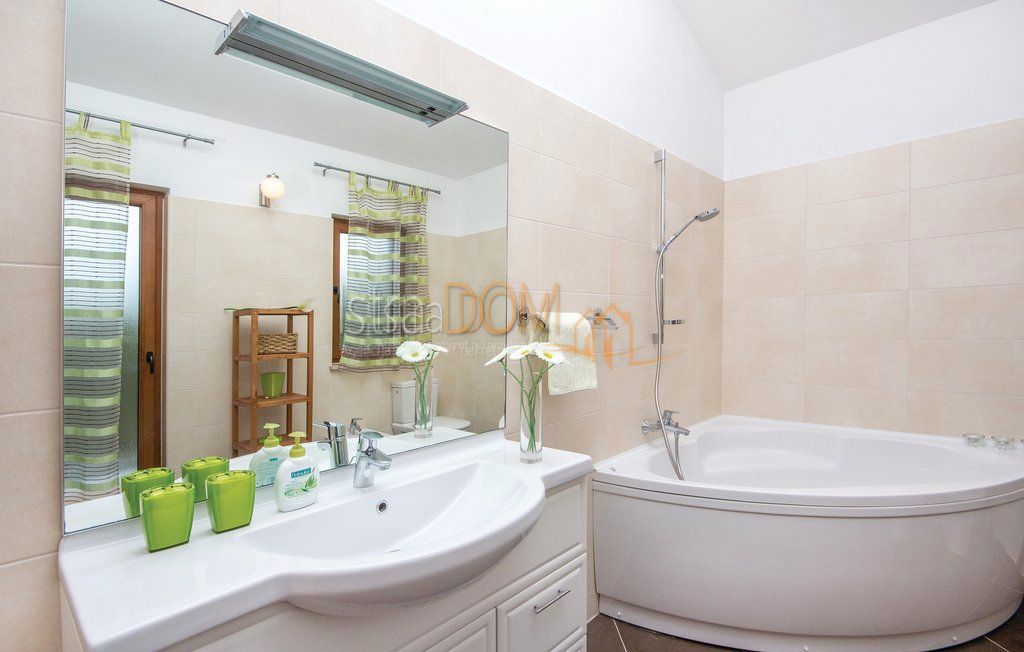 Casa Divšići, Marčana, 170m2