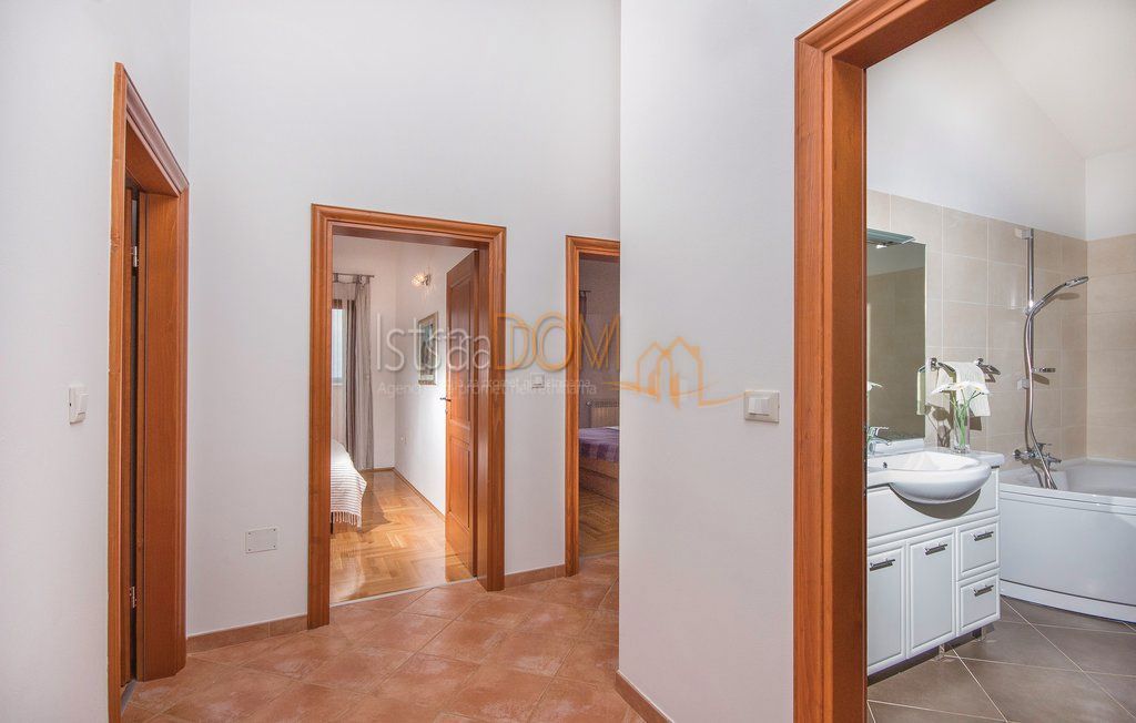 Casa Divšići, Marčana, 170m2