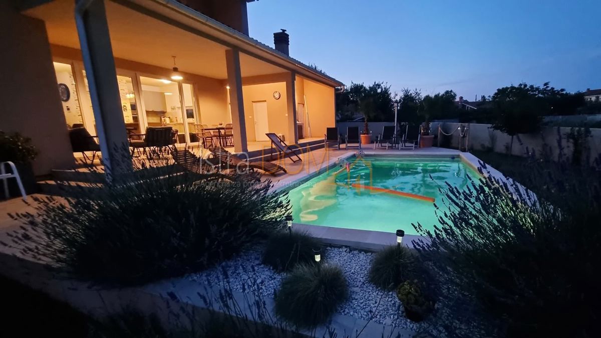 Casa Valdebek, Pula, 182m2