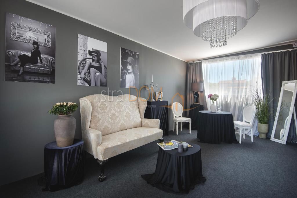 * BOUTIQUE DI LUSSO HOTEL CHEVALIER – MEDULINO *