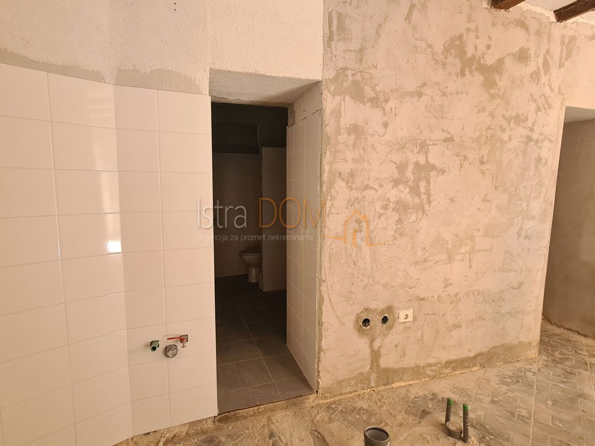 Commerciale Fažana, 34m2
