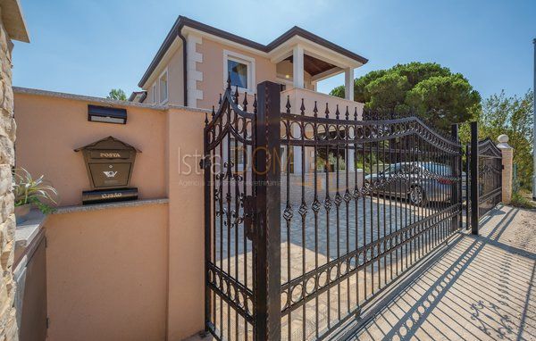 Casa Valbandon, Fažana, 250m2