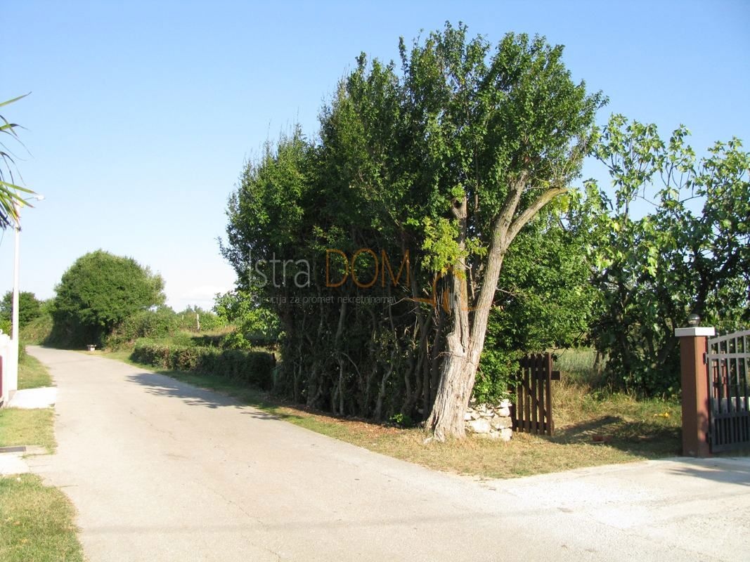 Terreno Barban, 1.329m2